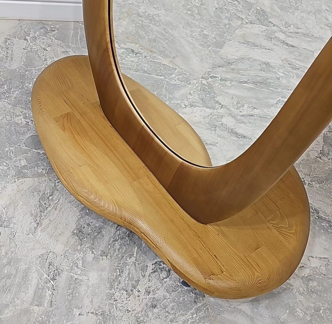 Обложка проекта: зеркало "Скала"