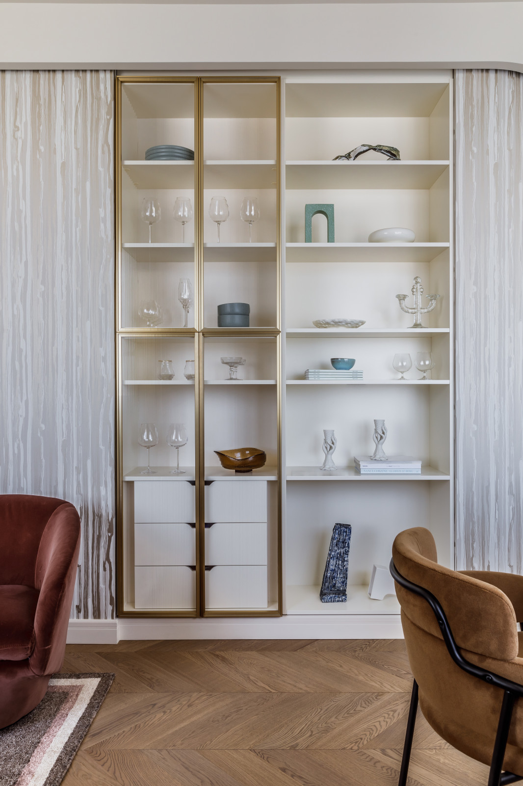 Дом с синими человечками