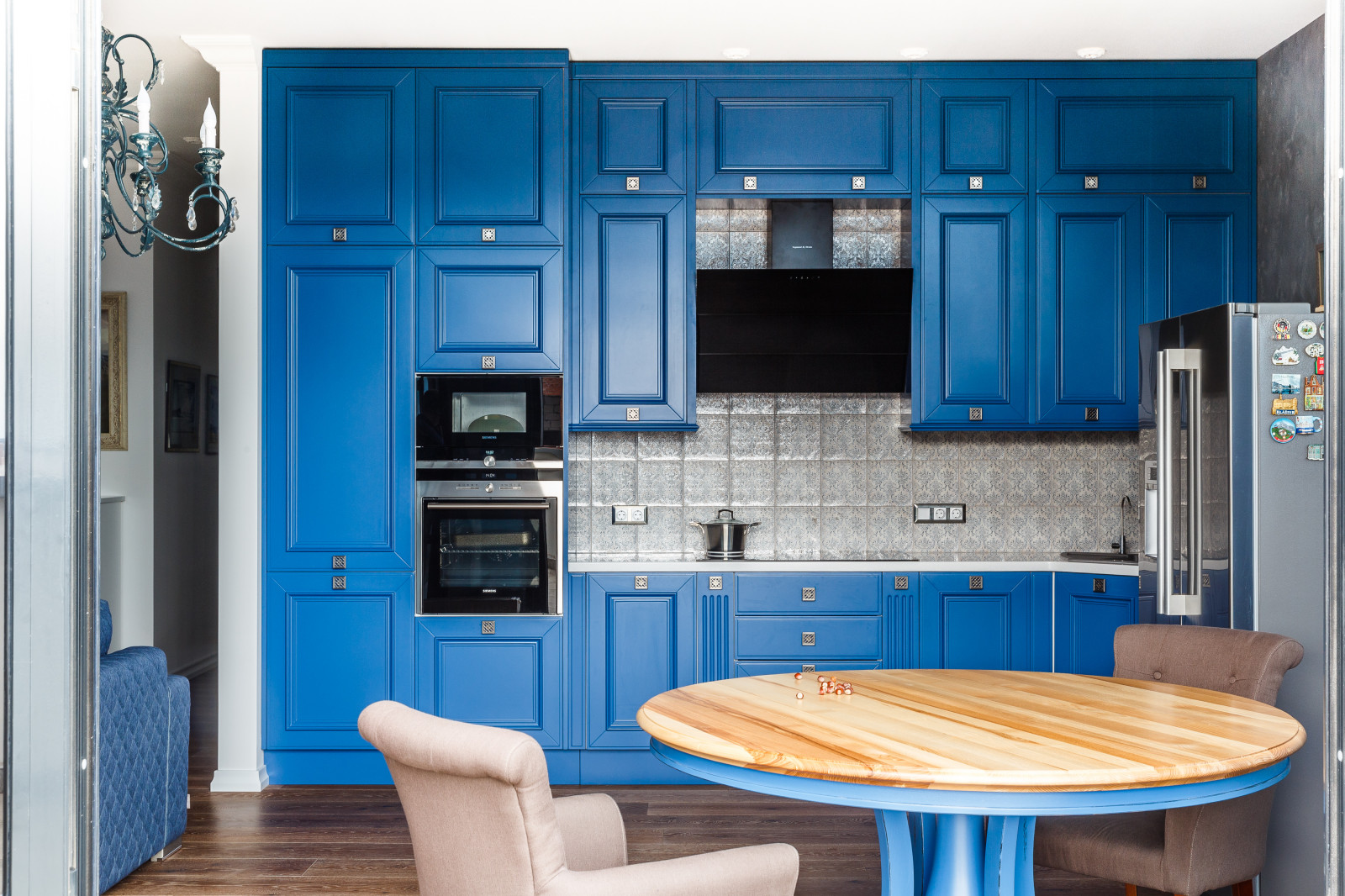 Фоновое изображение профиля Атлас-Люкс