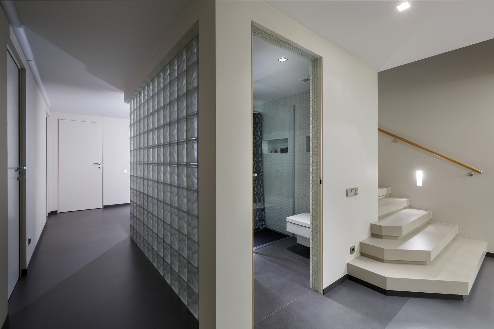 Реконструкция трехэтажного таунхауса в Санкт-Петербурге.