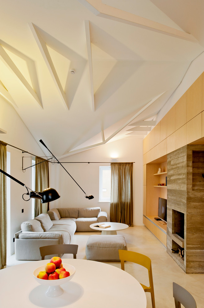 Houzz Литва: Квартира в Вильнюсе с необычным потолком и камином