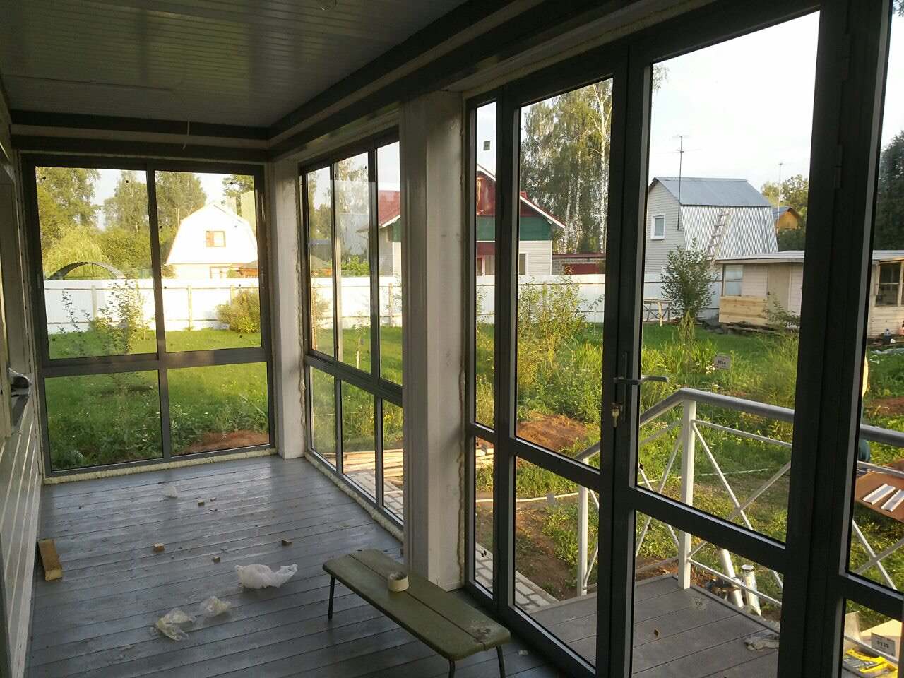 Раздвижные двери и окна. Параллельно-сдвижная оконная и дверная система.