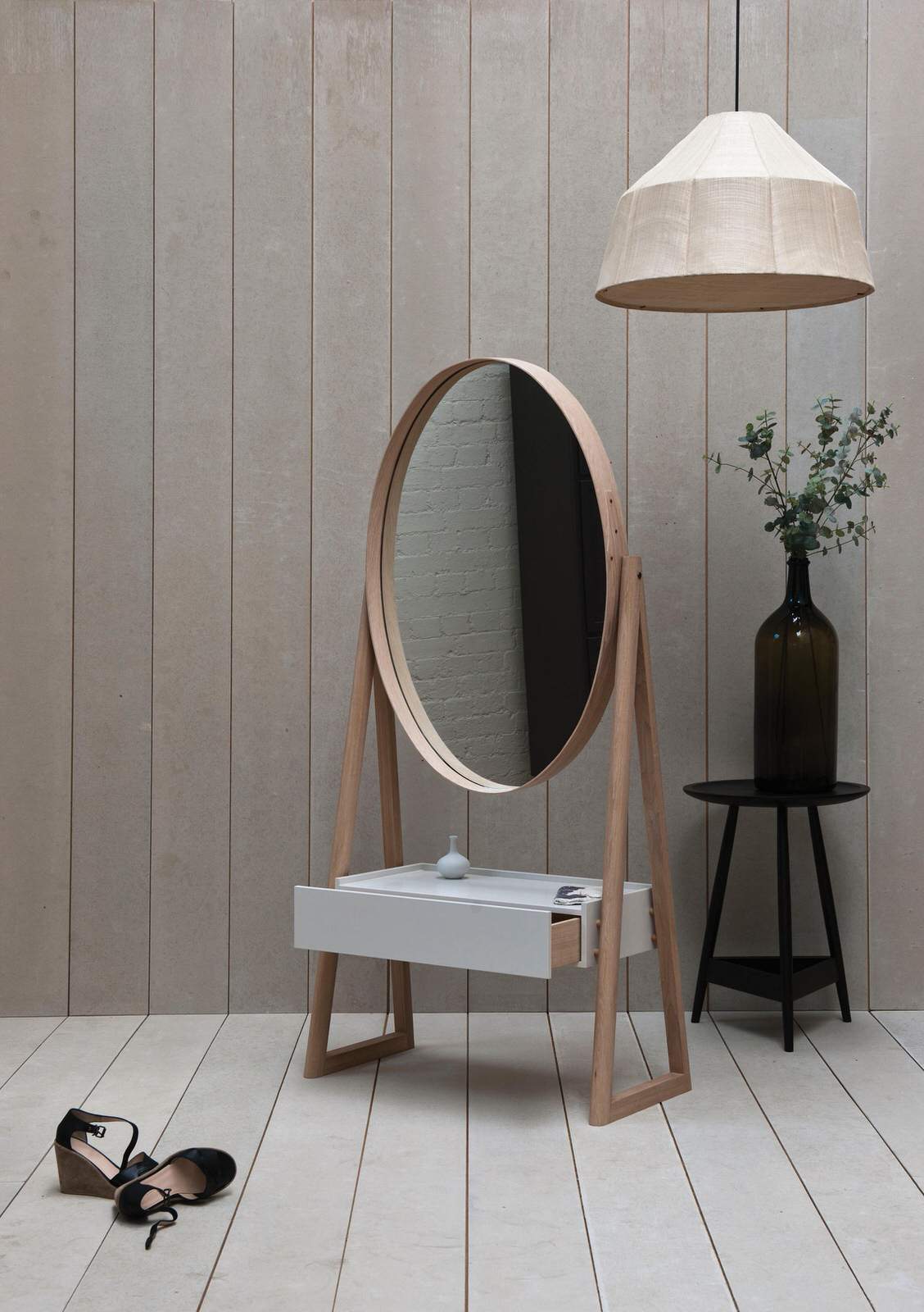 Столик "Дамский угодникЪ"