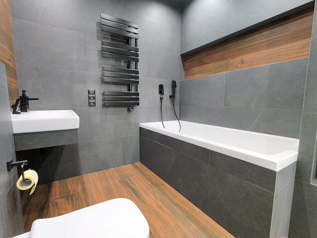 Дизайнерский ремонт ванной комнаты в темных тонах