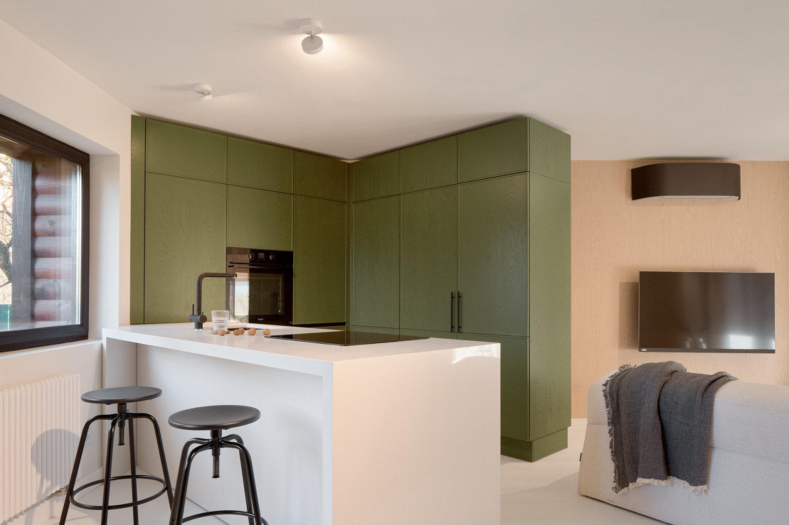 Кухня-гостиная. Разворот на 45 градусов