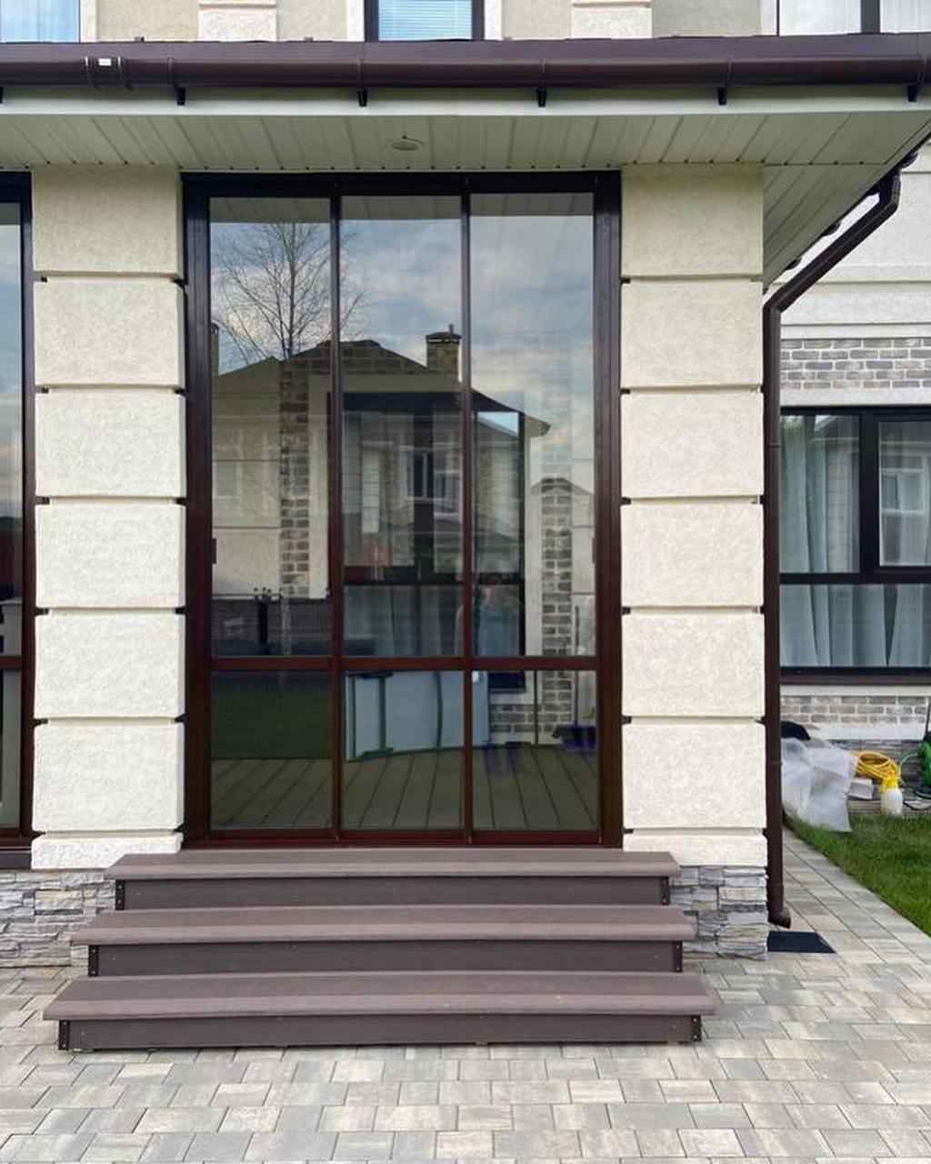 Раздвижное остекление веранды Люксист