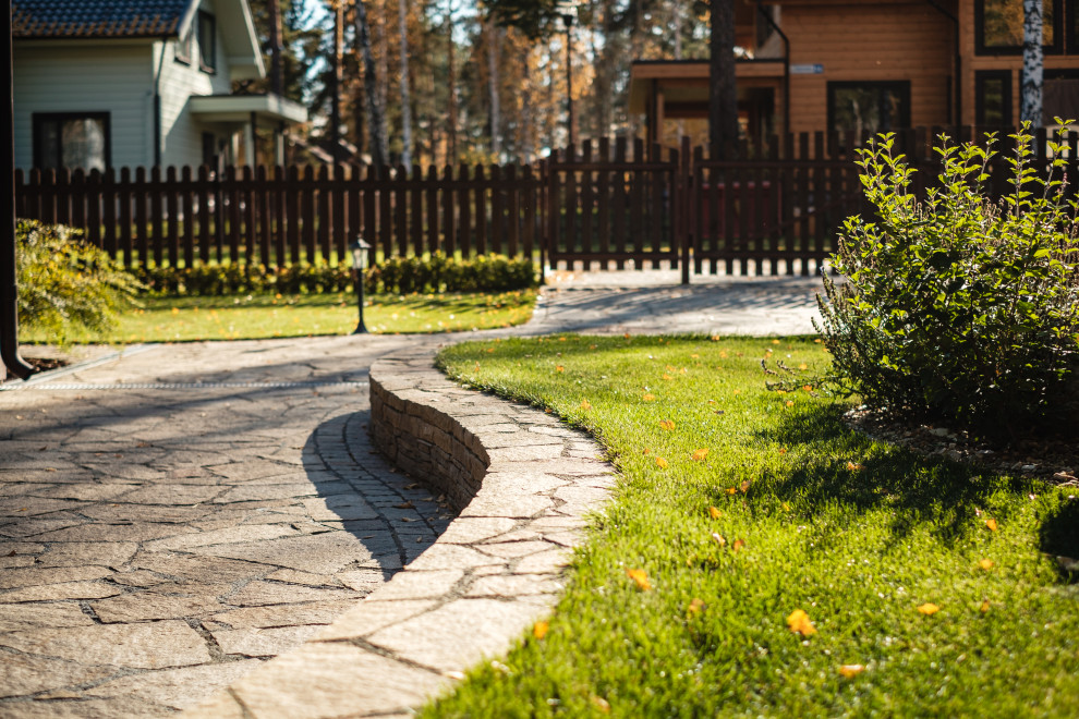 У леса на опушке