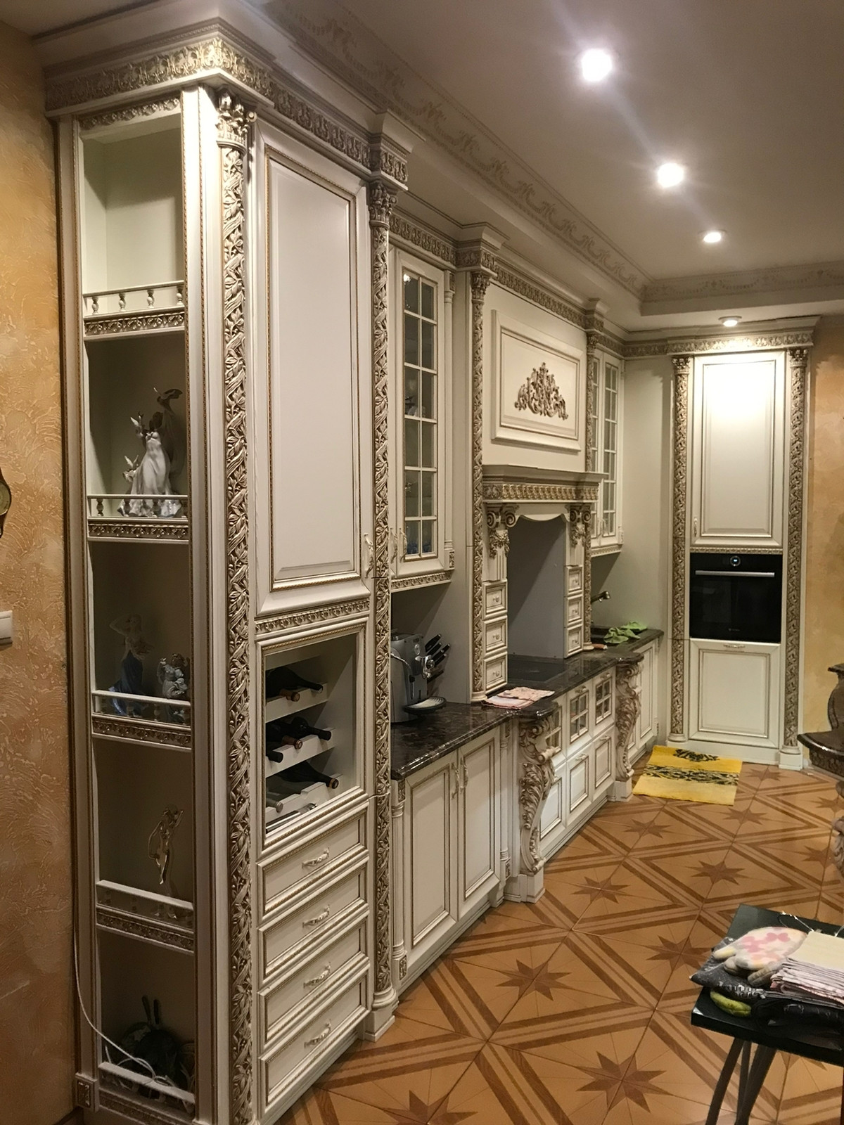 Кухня в классическом стиле (загородный дом)