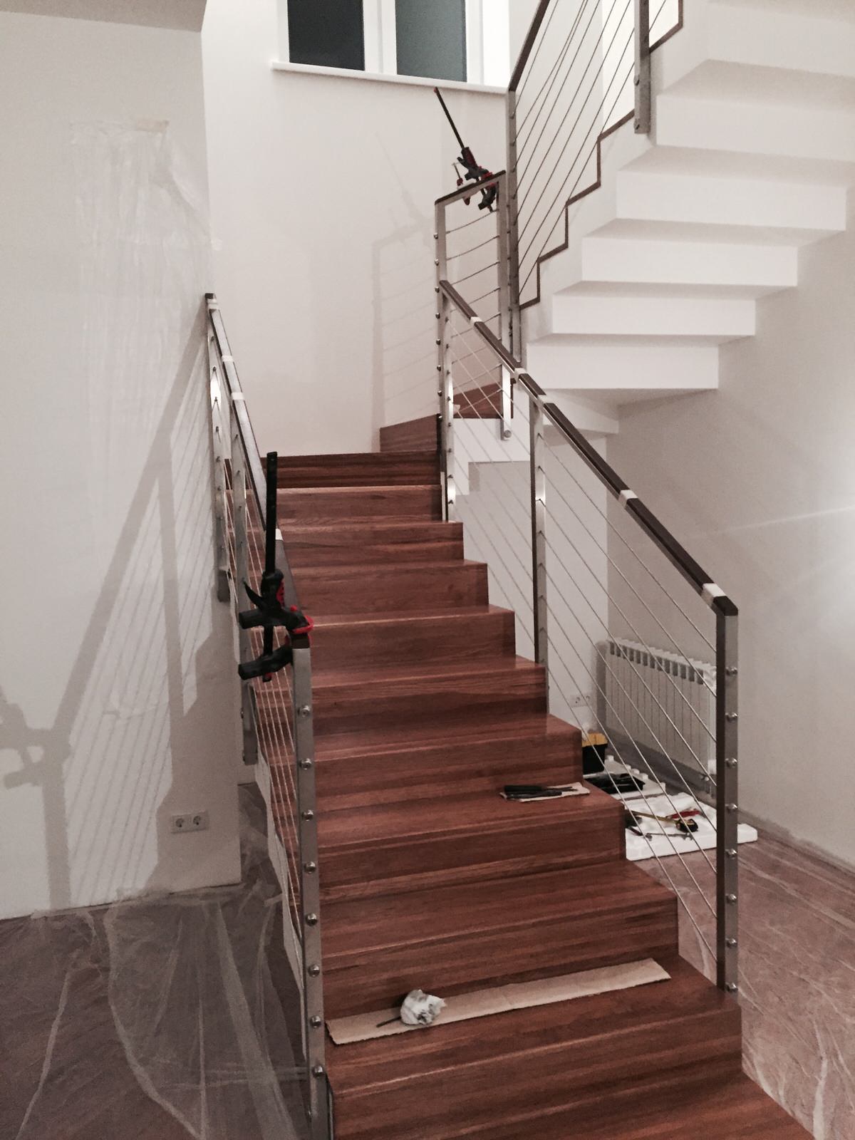 Перила лестниц