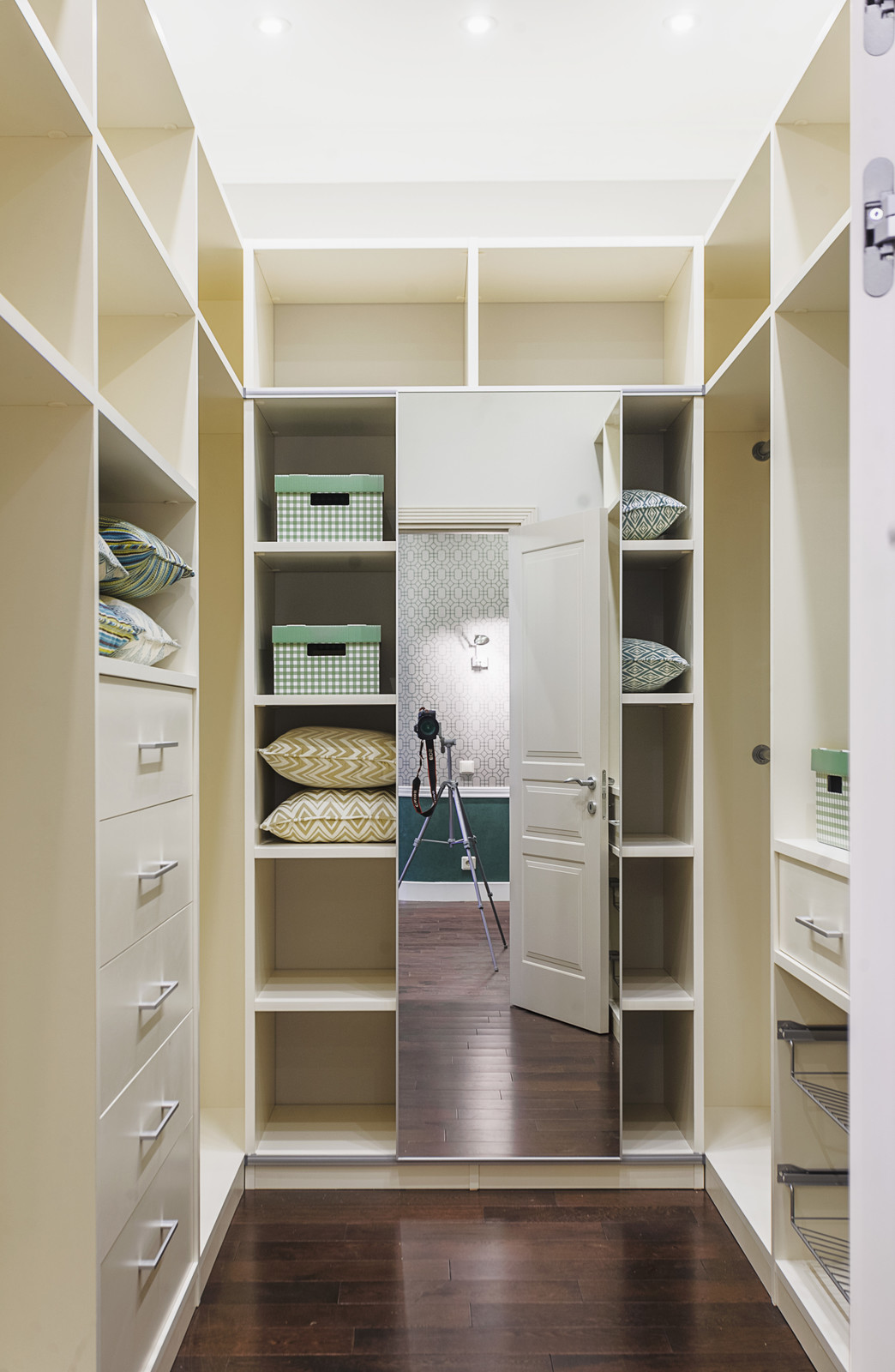 Calm,Cute and Colorful.