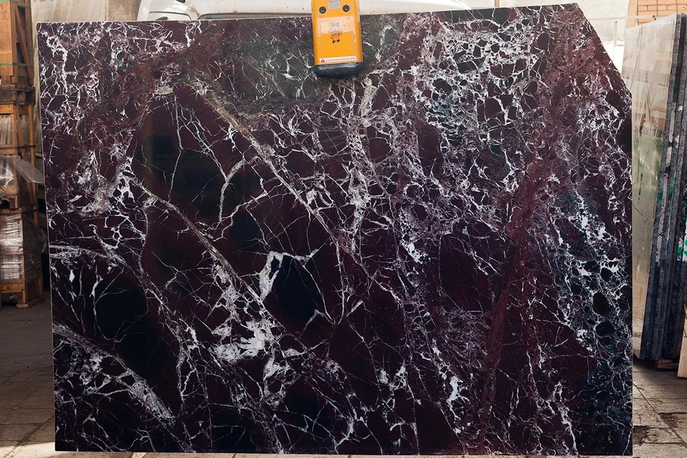 Классы и категории мрамора: Как они «диктуют» цену камня