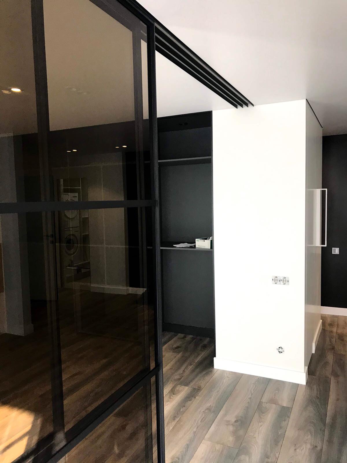 Раздвижная межкомнатная перегородка