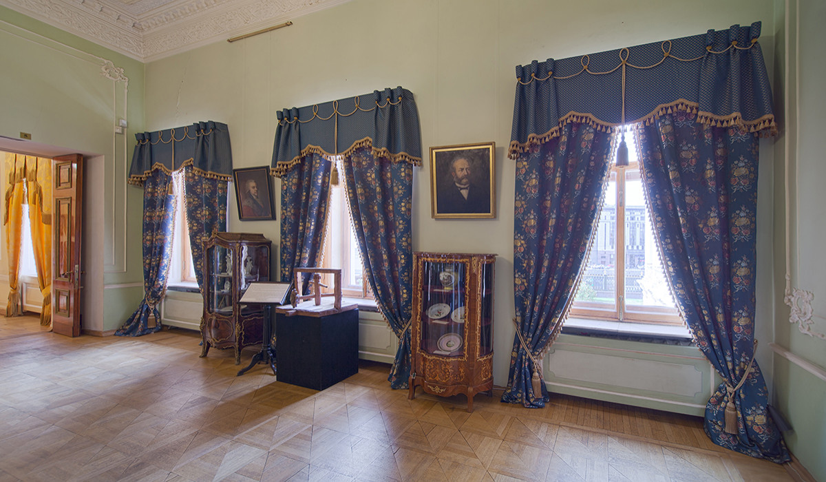 Оформление оконных убранств в Шереметьевском дворце