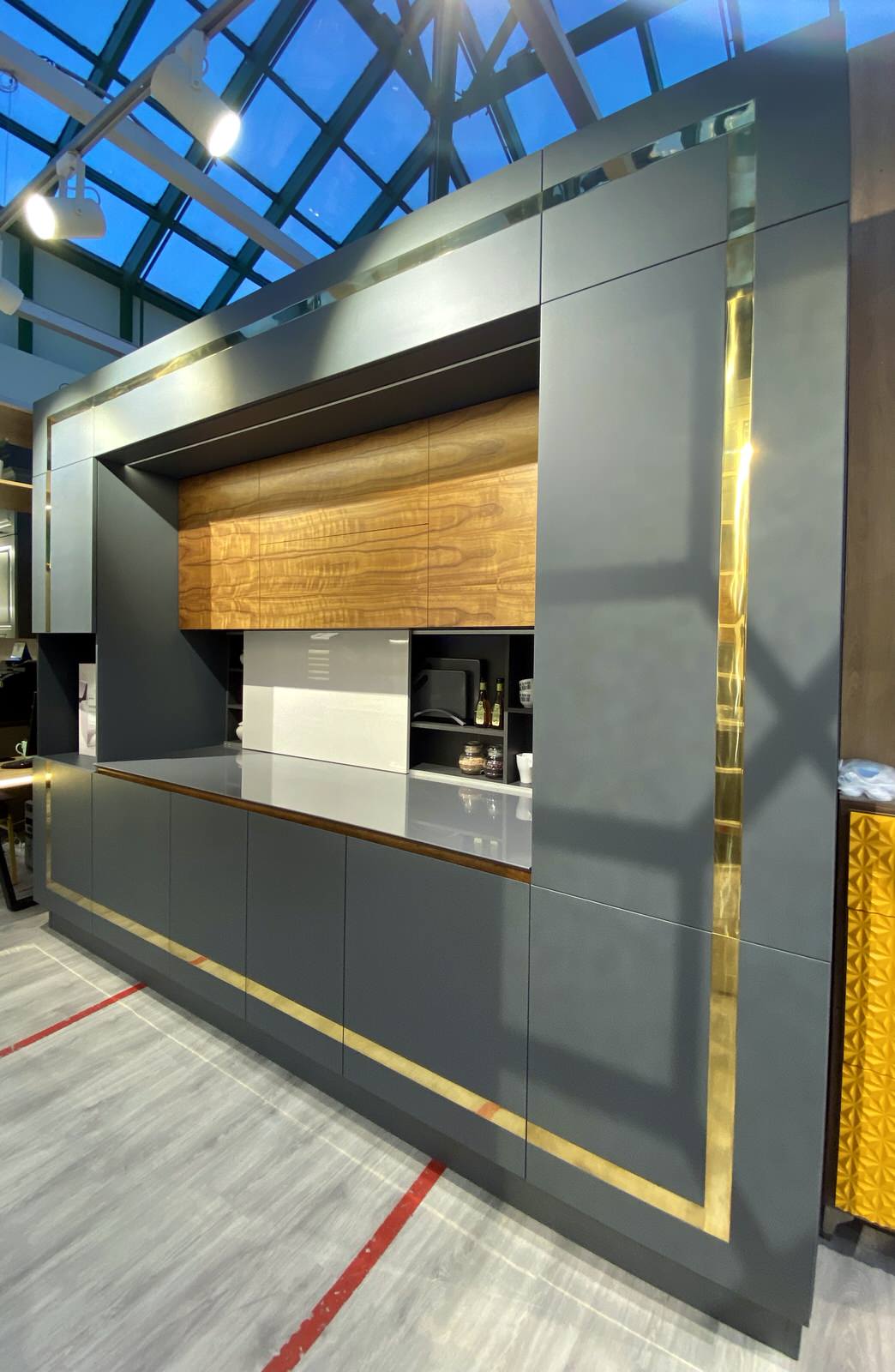 Кухня "PROFILO metallo" шпон.