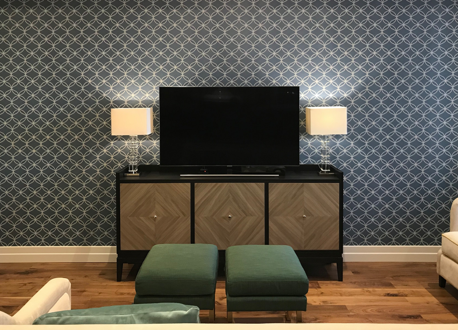 Премьер палас. Реализация