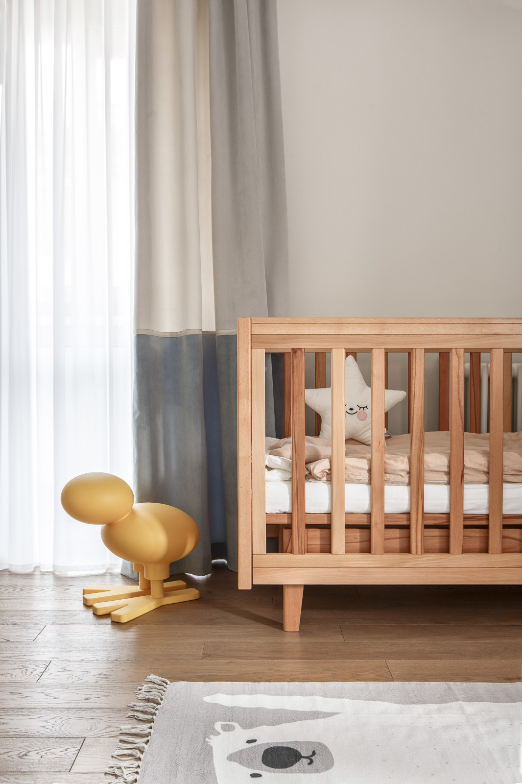 Трехкомнатная квартира в центре Петербурга