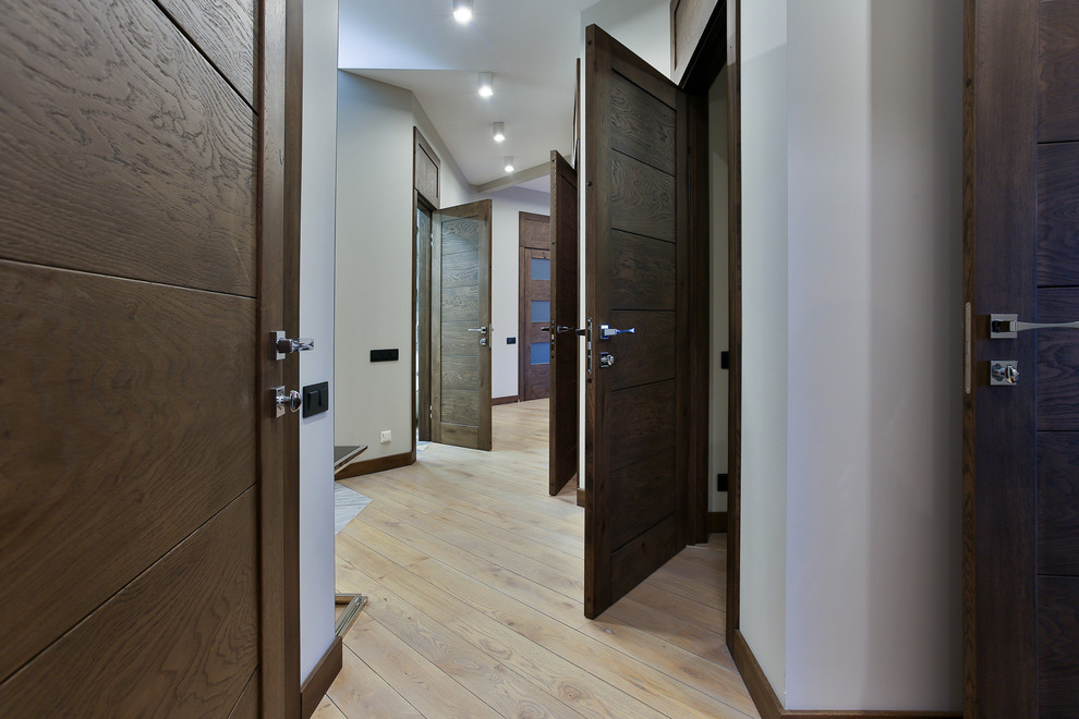 Паркет, двери, фальш-фрамуги, плинтус