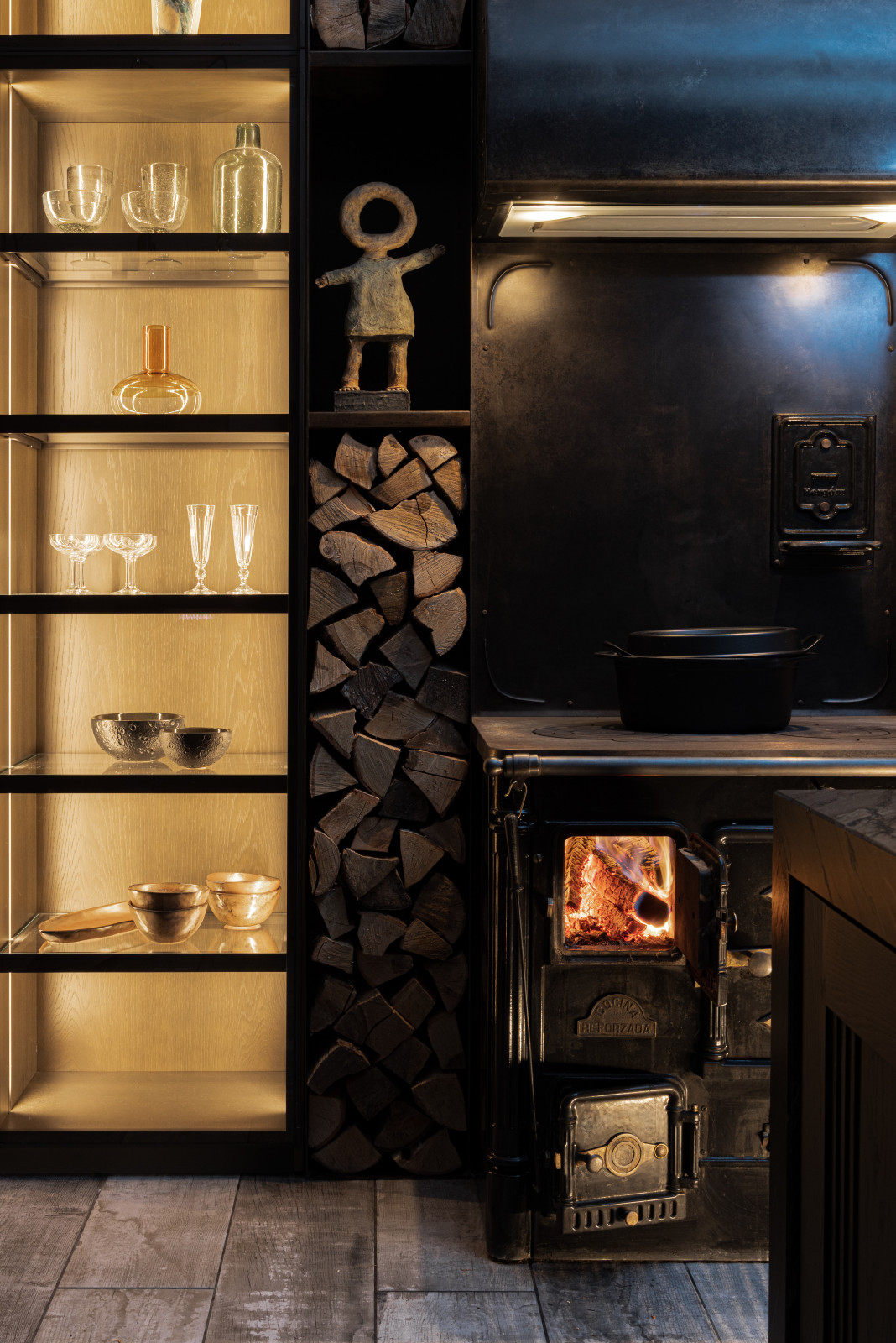 Фартук из старых кирпичей