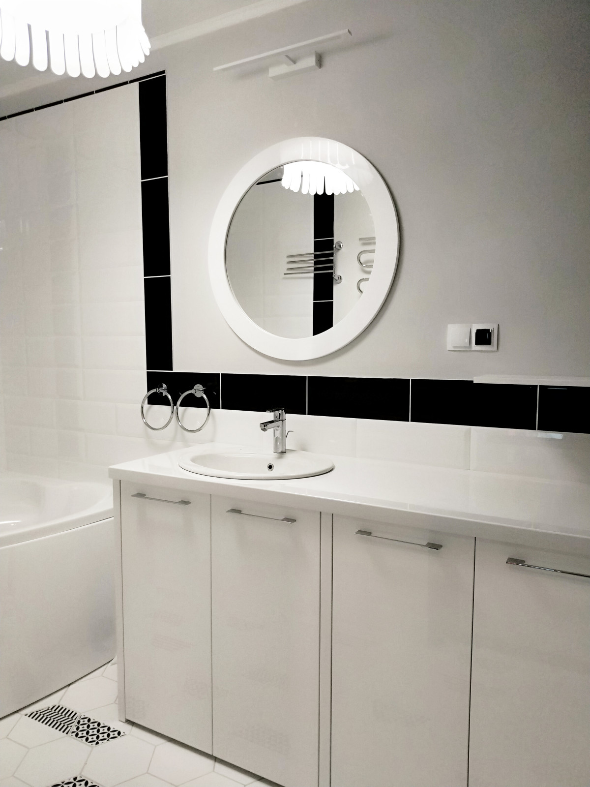 Обложка проекта: Графичная ванная комната