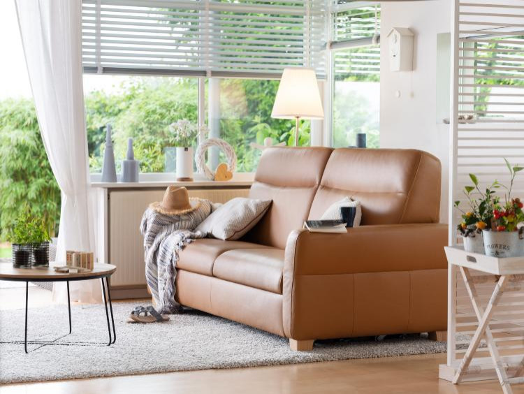 Обложка проекта: Диван Eklipso бельгийской мебельной фабрики ROM