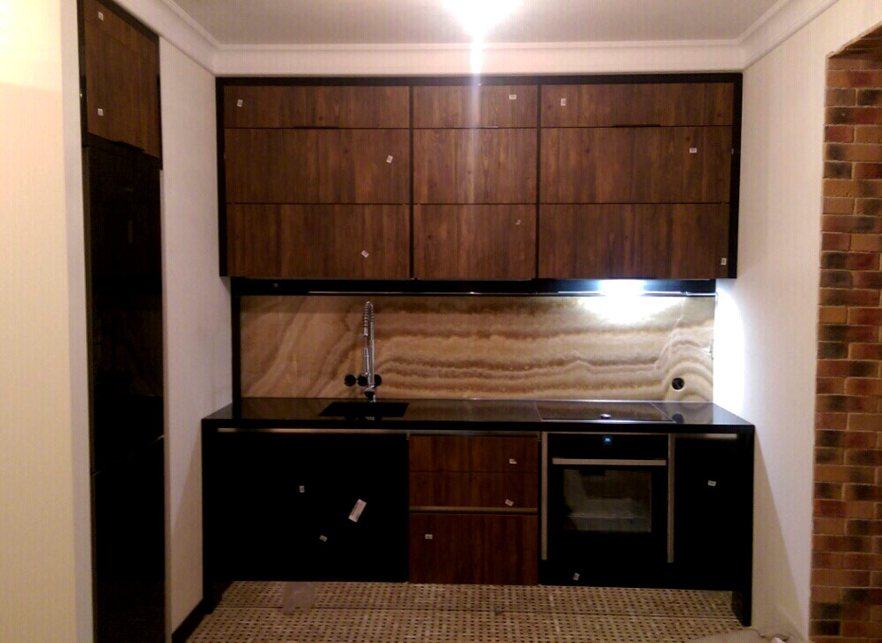 Обложка проекта: Кухня лофт дерево плюс черный, санузел дерево