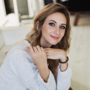 Анна Залесова