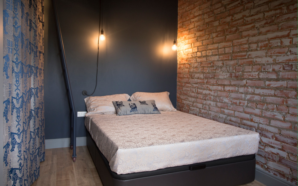 "Dark" apartment for a young girl