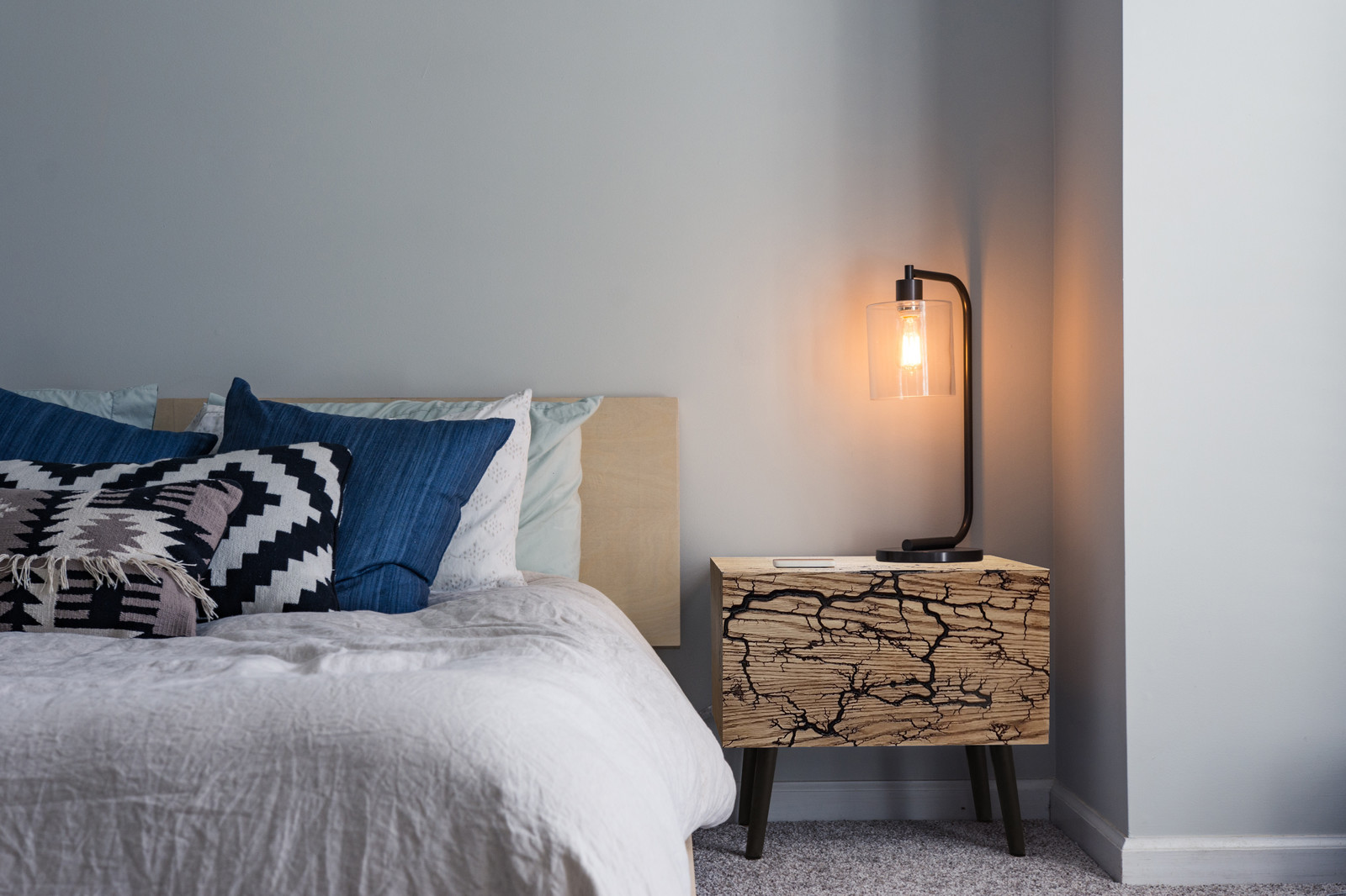 Обложка проекта: LIGHTNING мебель для спальни с выжженным фасадом