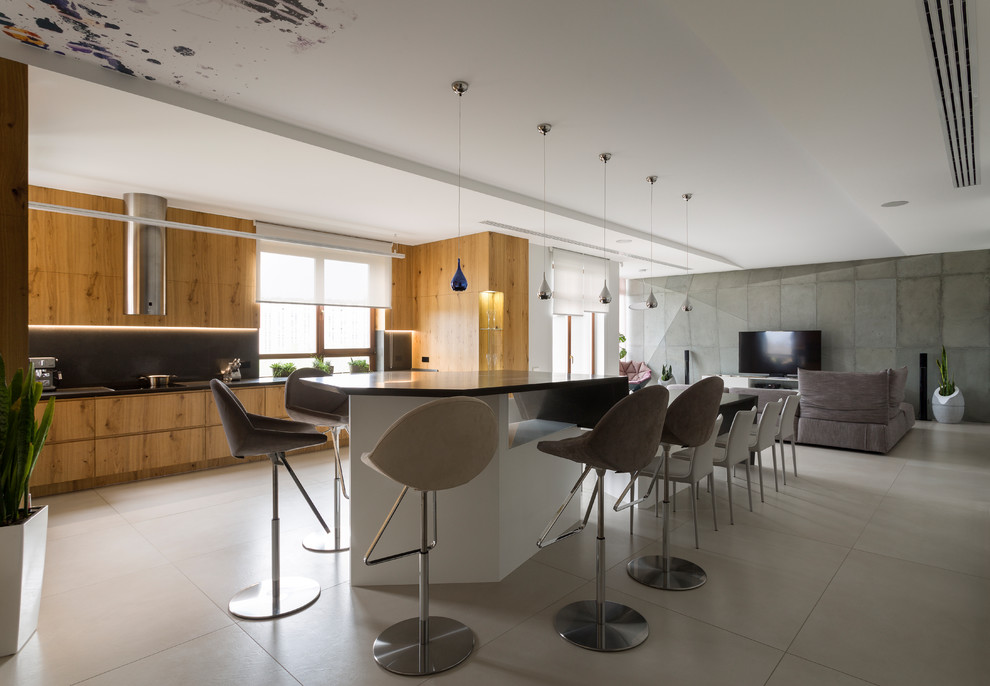 On the verge of illusion