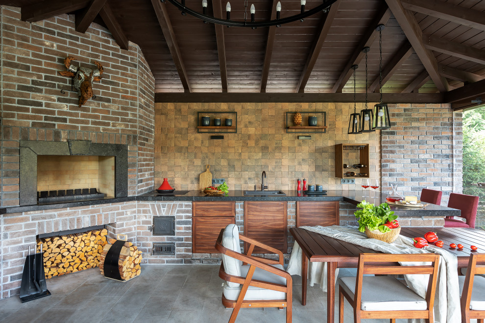 УЮТНАЯ БЕСЕДКА В ЗАГОРОДНОМ ДОМЕ