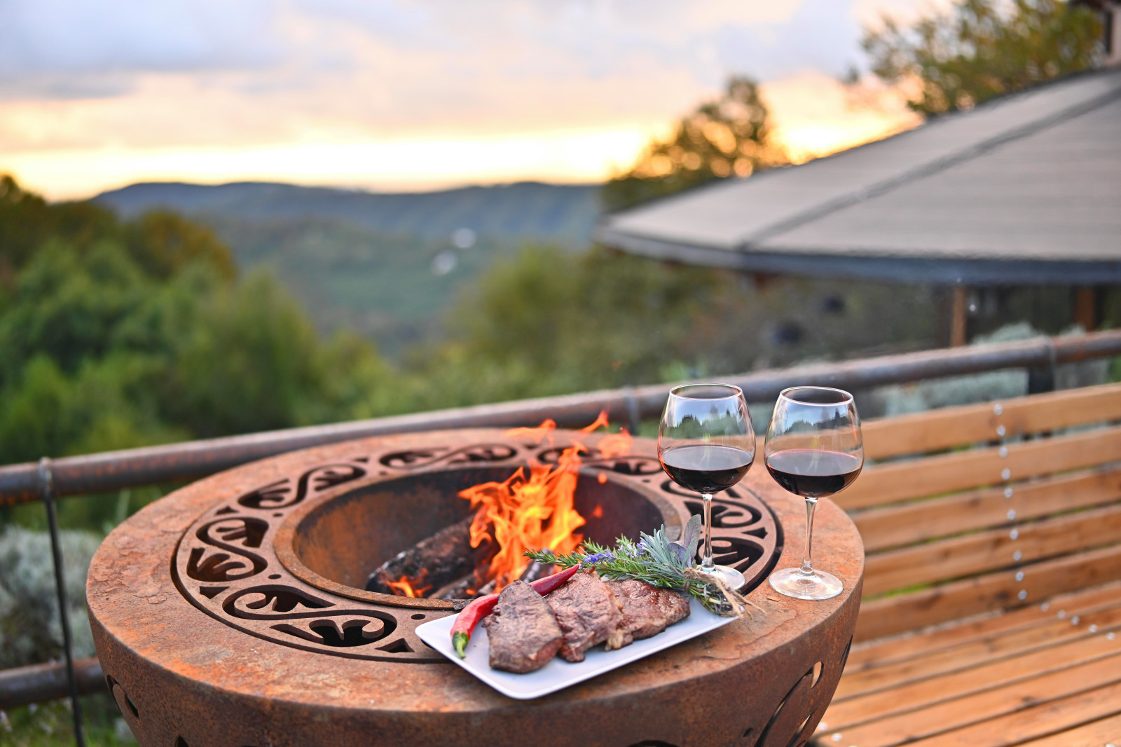 Обложка проекта: очаги, костровые чаши, кострище