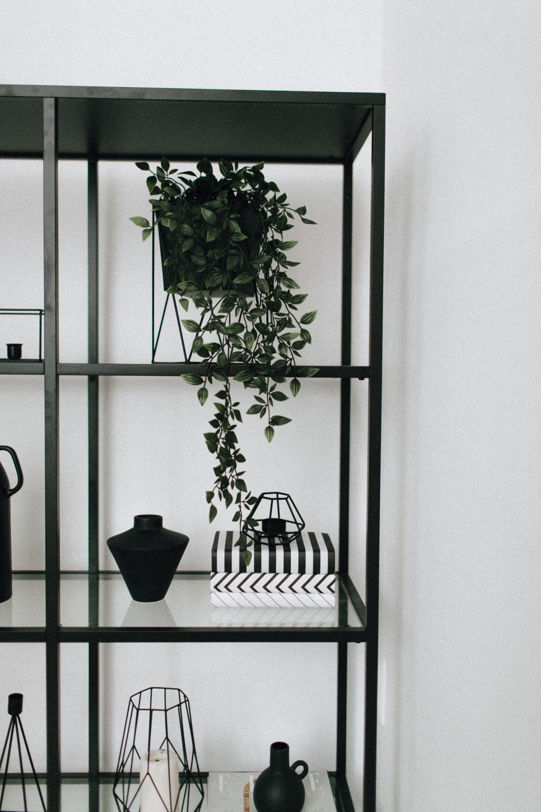 Черно-белая гостиная