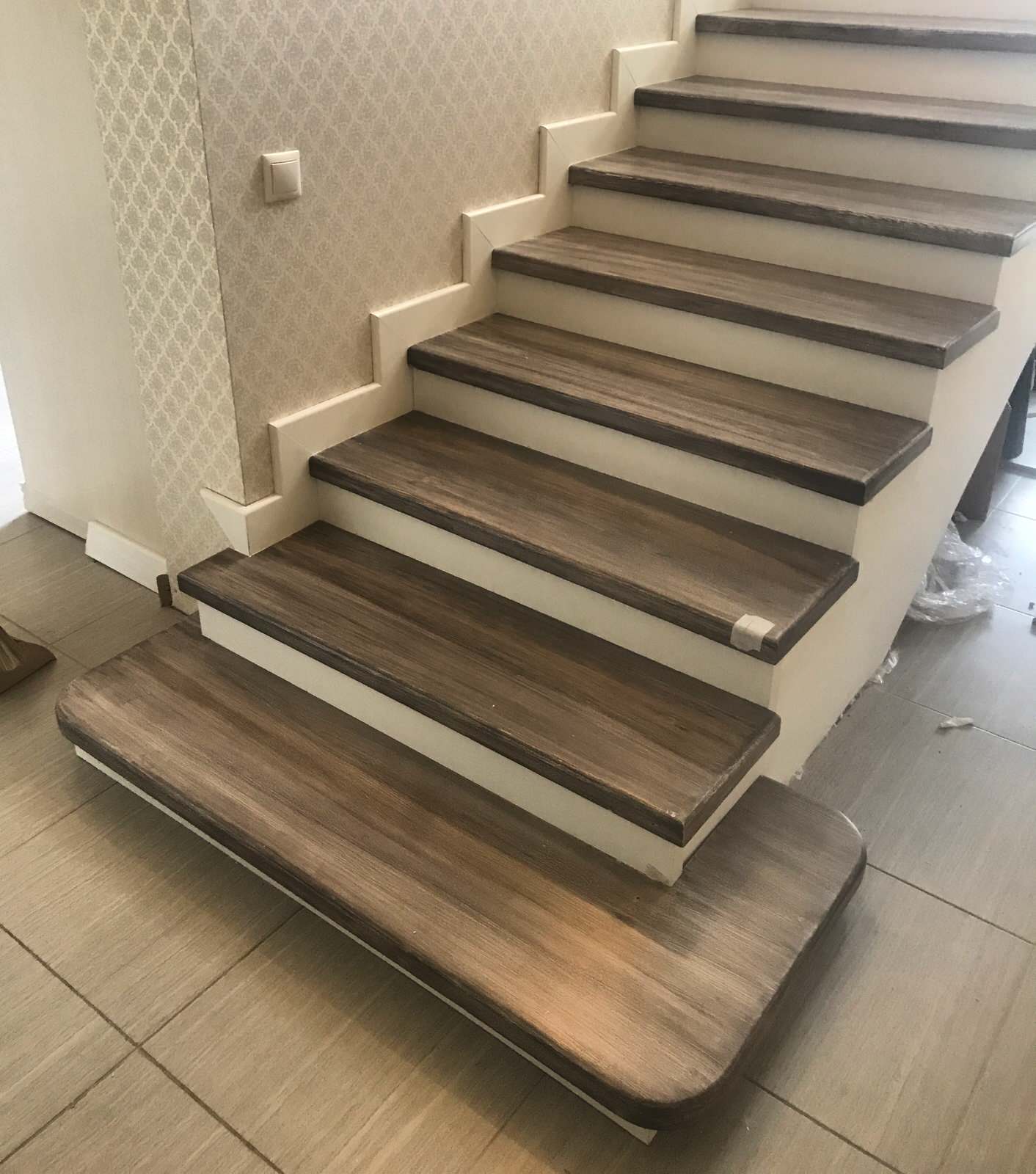 Лестница с фрезерованными балясинами