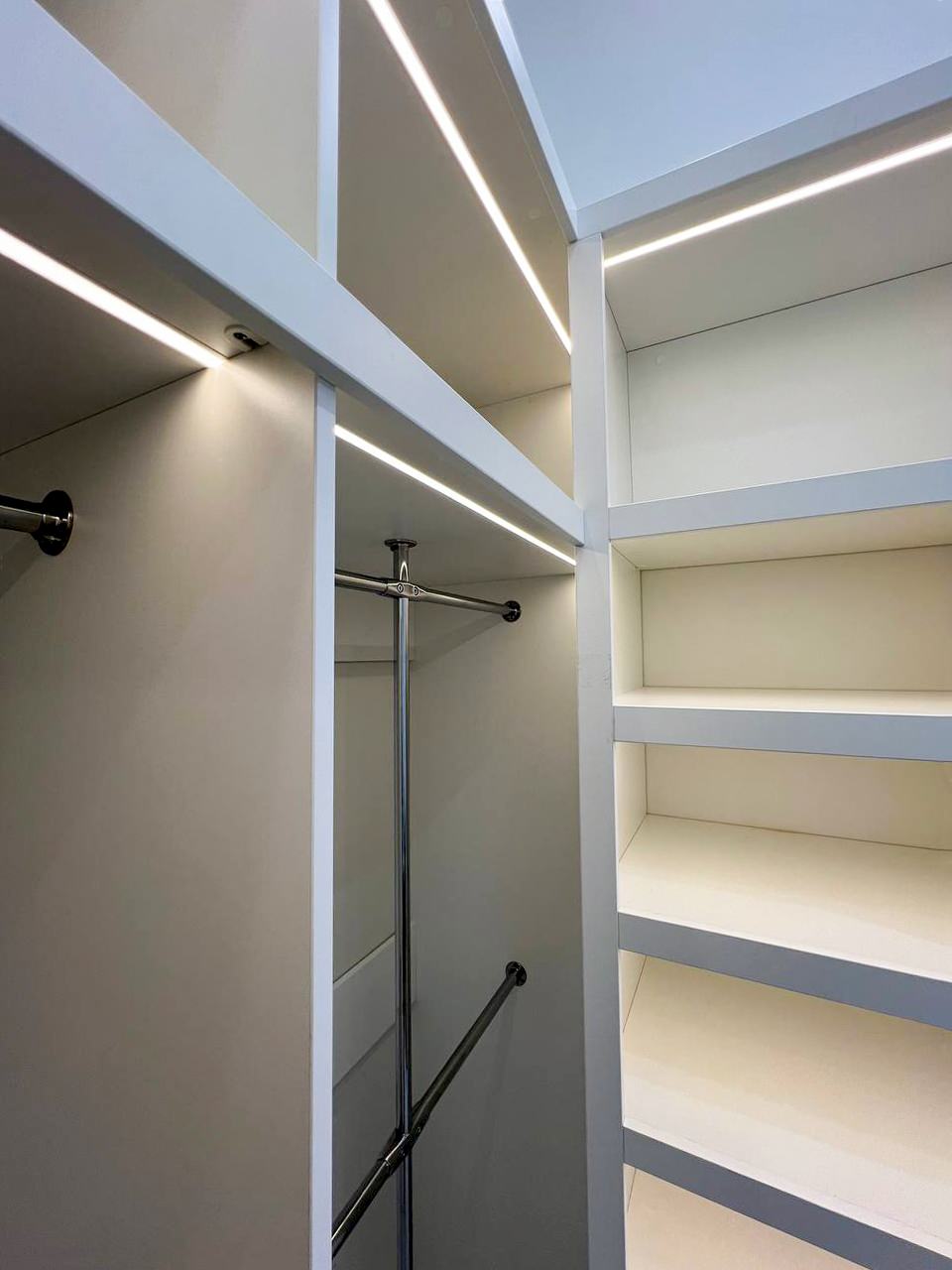 Гардеробные с подсветкой