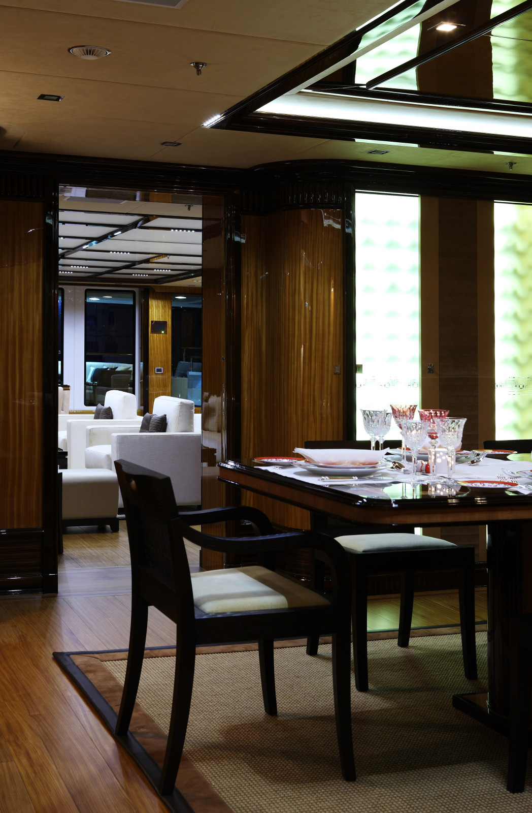 Проект яхты от итальянской компании RADICE