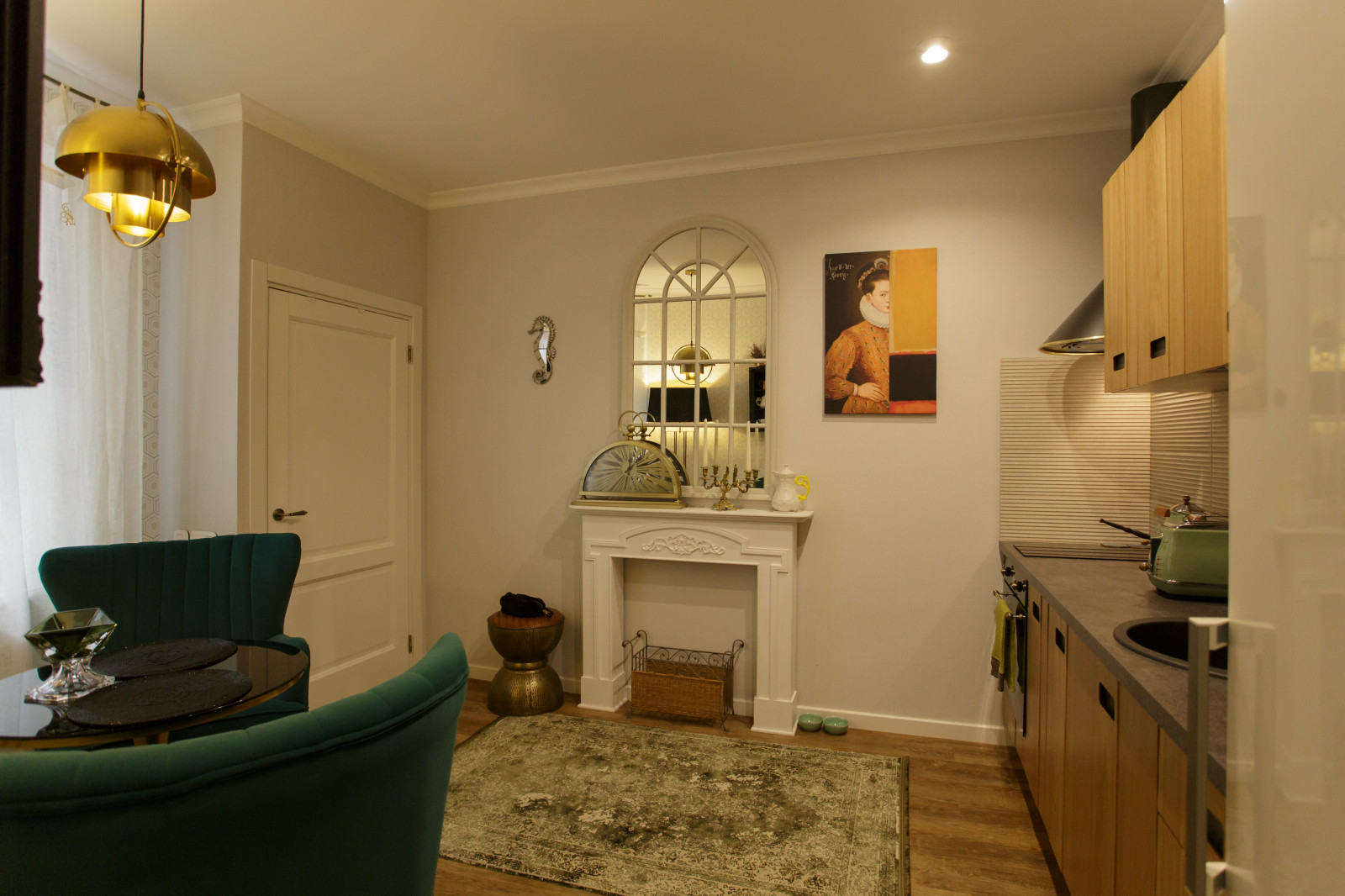 Обложка проекта: Маленькая квартира в стиле фьюжн в центре Санкт-Петербурга