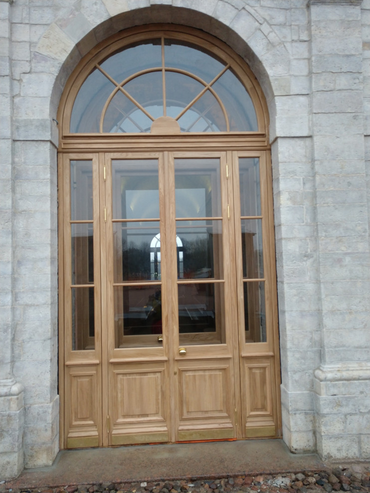 Двери входные исторические