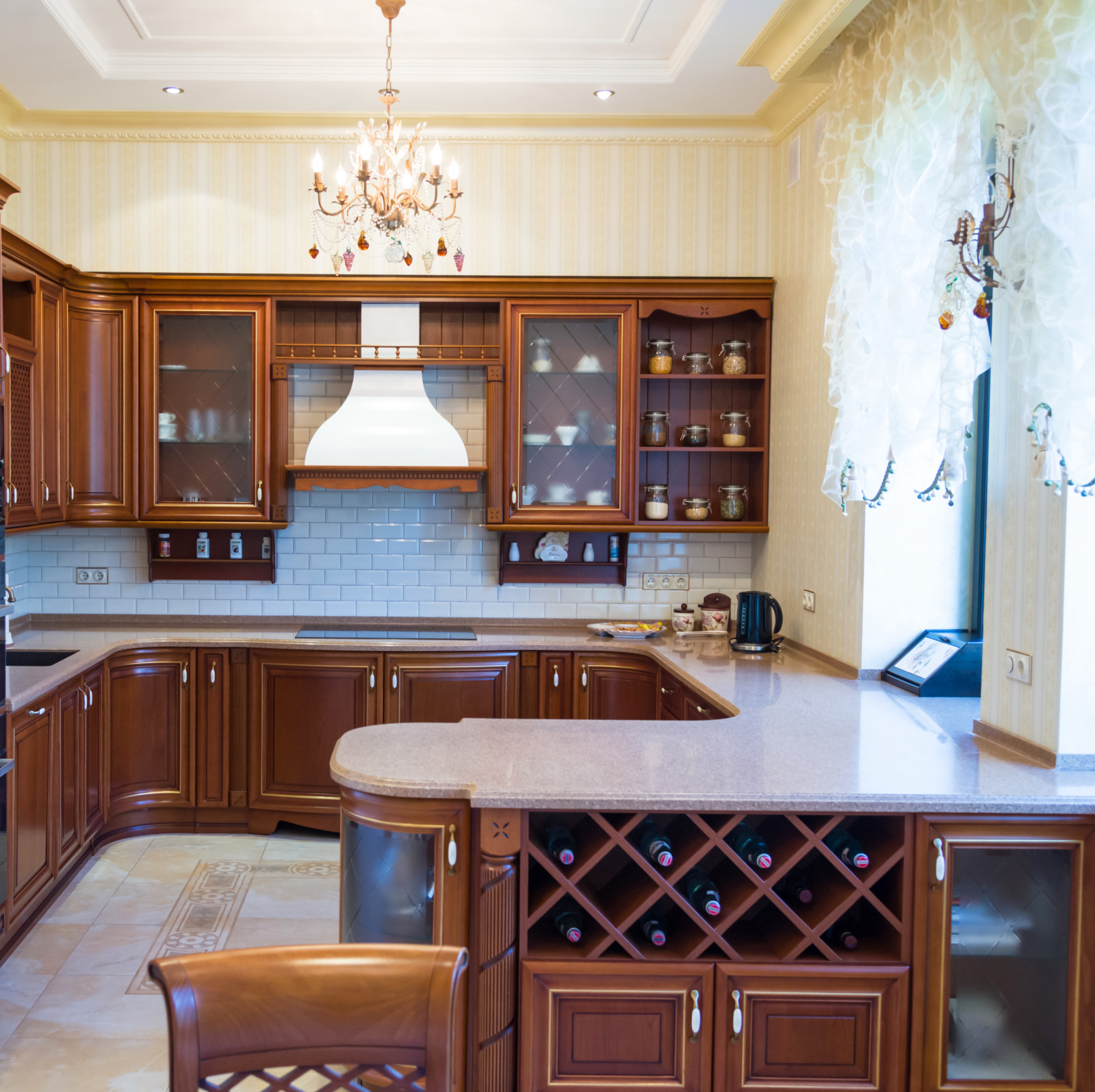 Интерьер дома в классическом стиле (500 кв м)