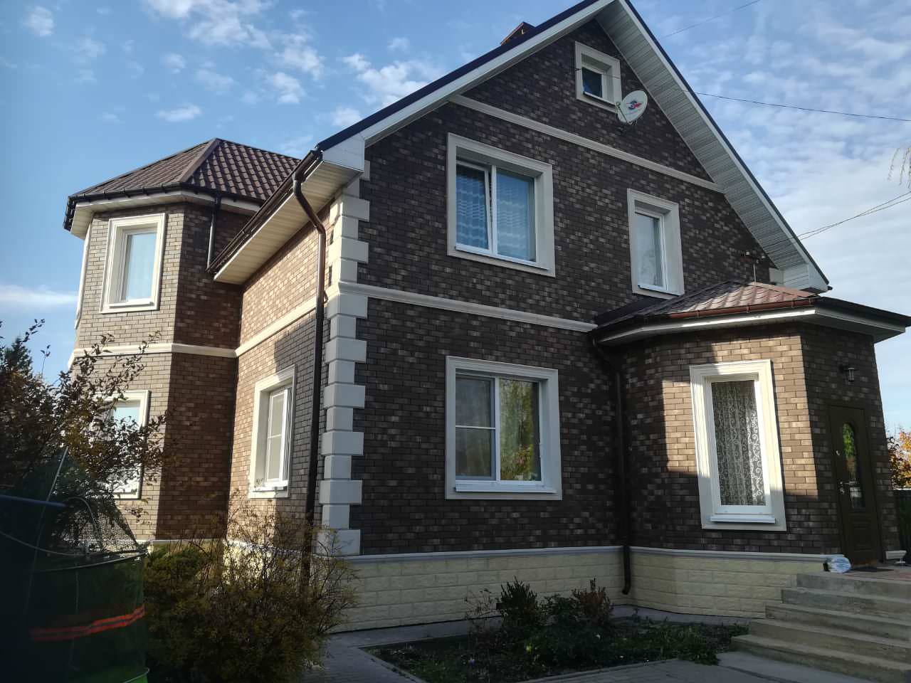 Облицовка фасада существующего дома. 2019 год