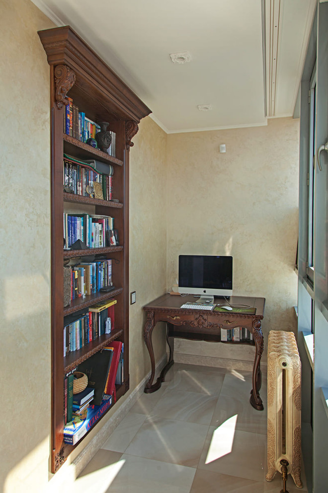 Мини-кабинет в большой квартире