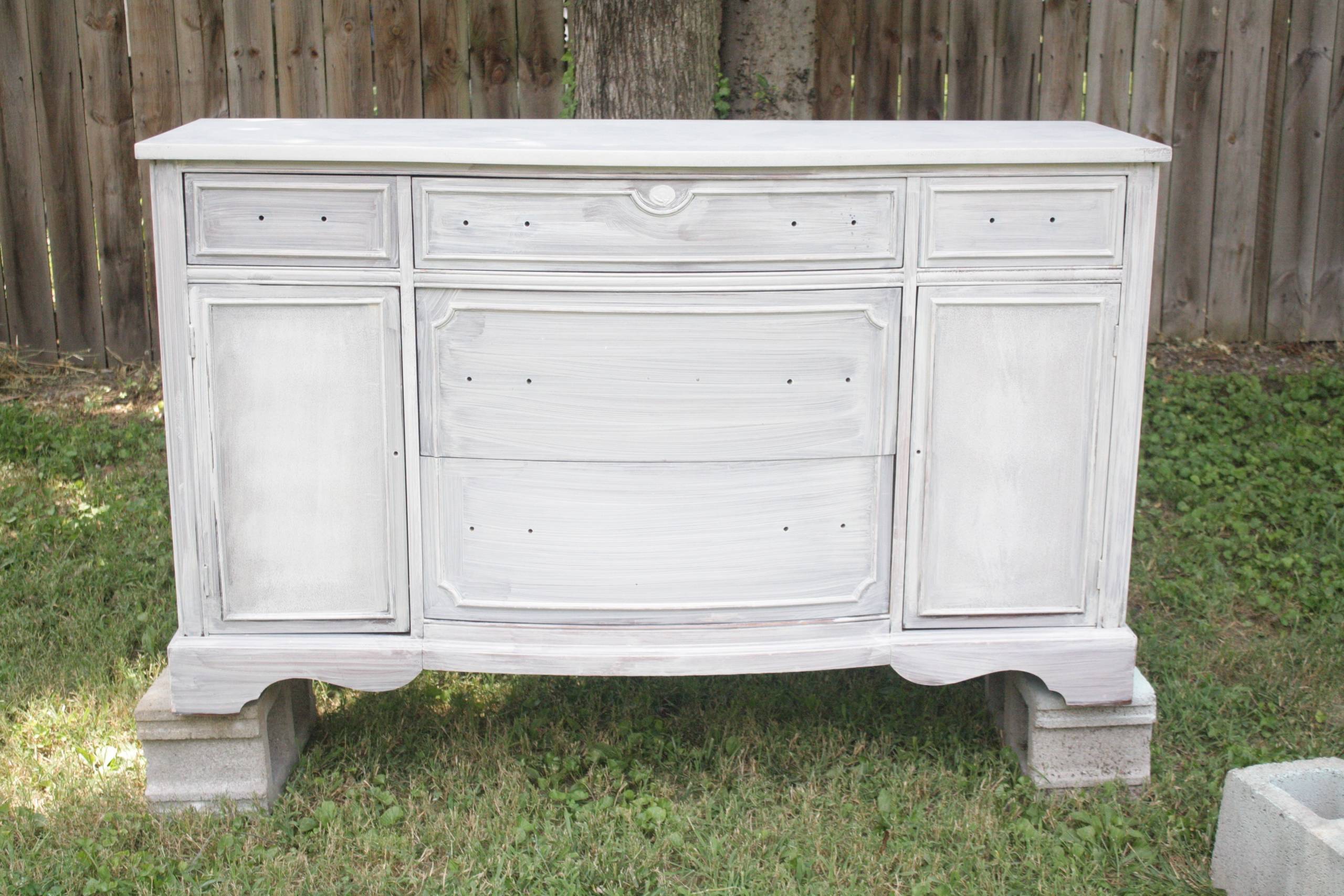 Своими руками: Старый деревянный комод в градиентной окраске