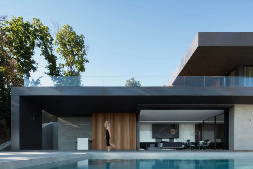 Вилла на берегу залива