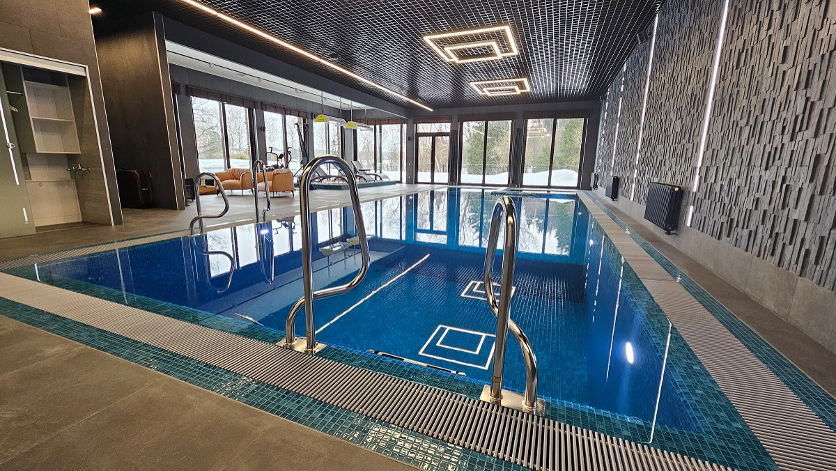 Обложка проекта: Бассейн с зоной для дайвинга