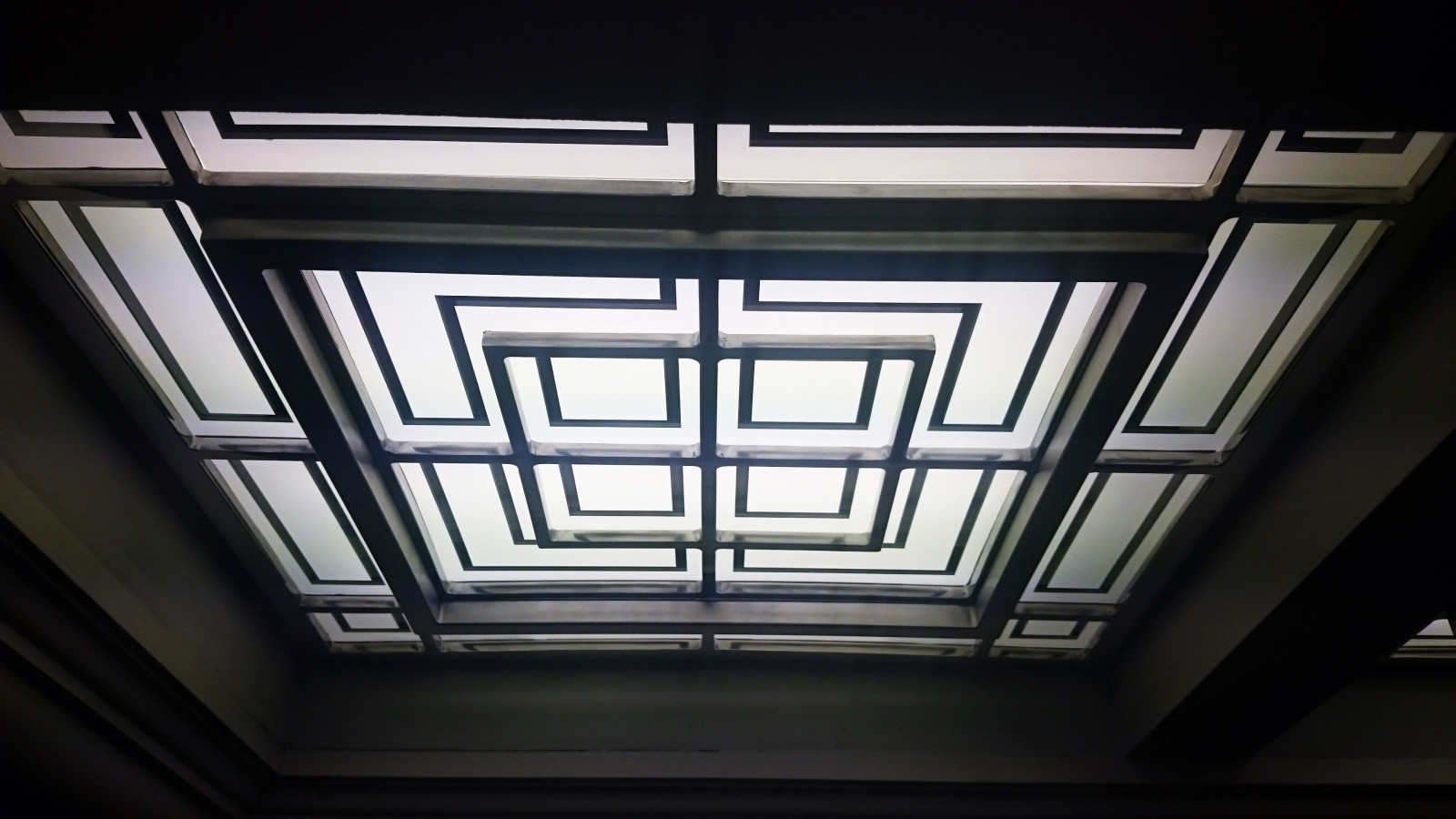 Потолочный витраж в санузле. Москва