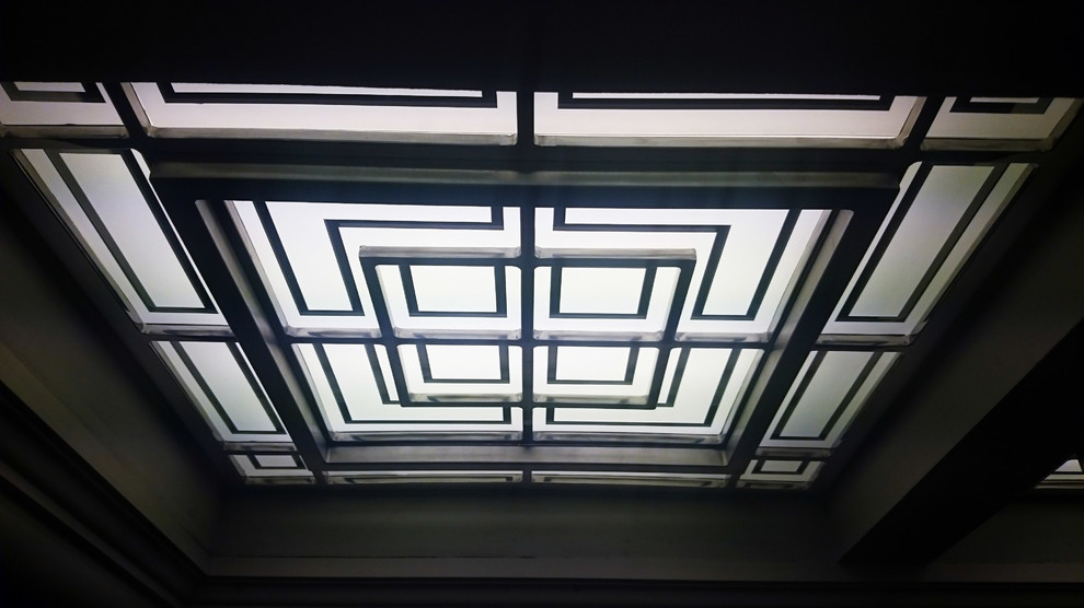 Потолочный витраж в санузле. Москва