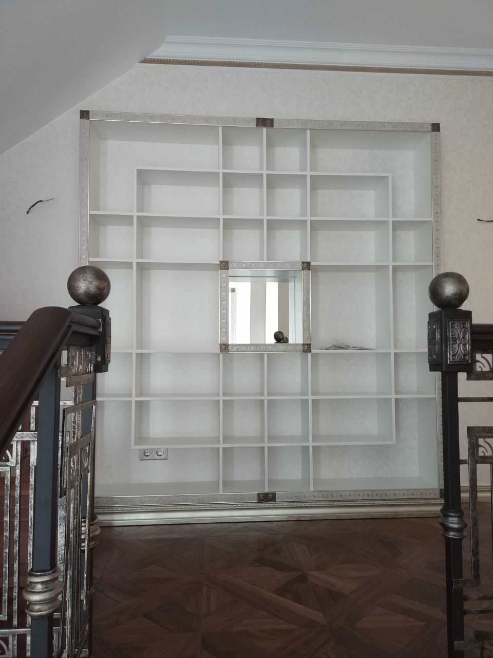 Дом с витражами