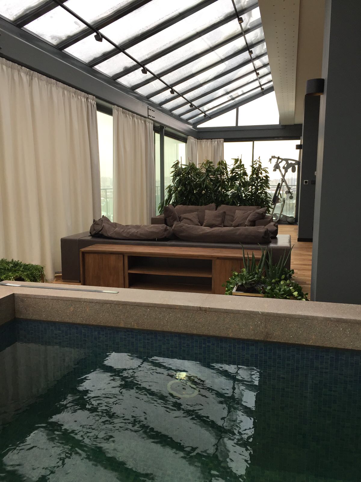 Обложка проекта: Зимний сад на крыше. Казарменный. Москва