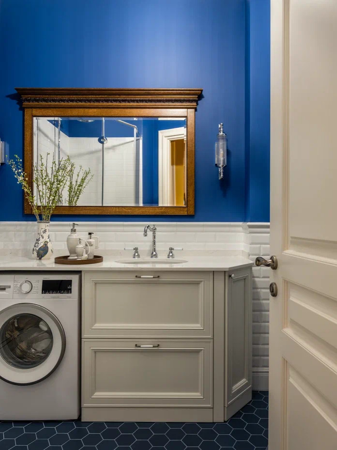 Жизнь на высоте : яркая квартира с видом на Котельническую набережную