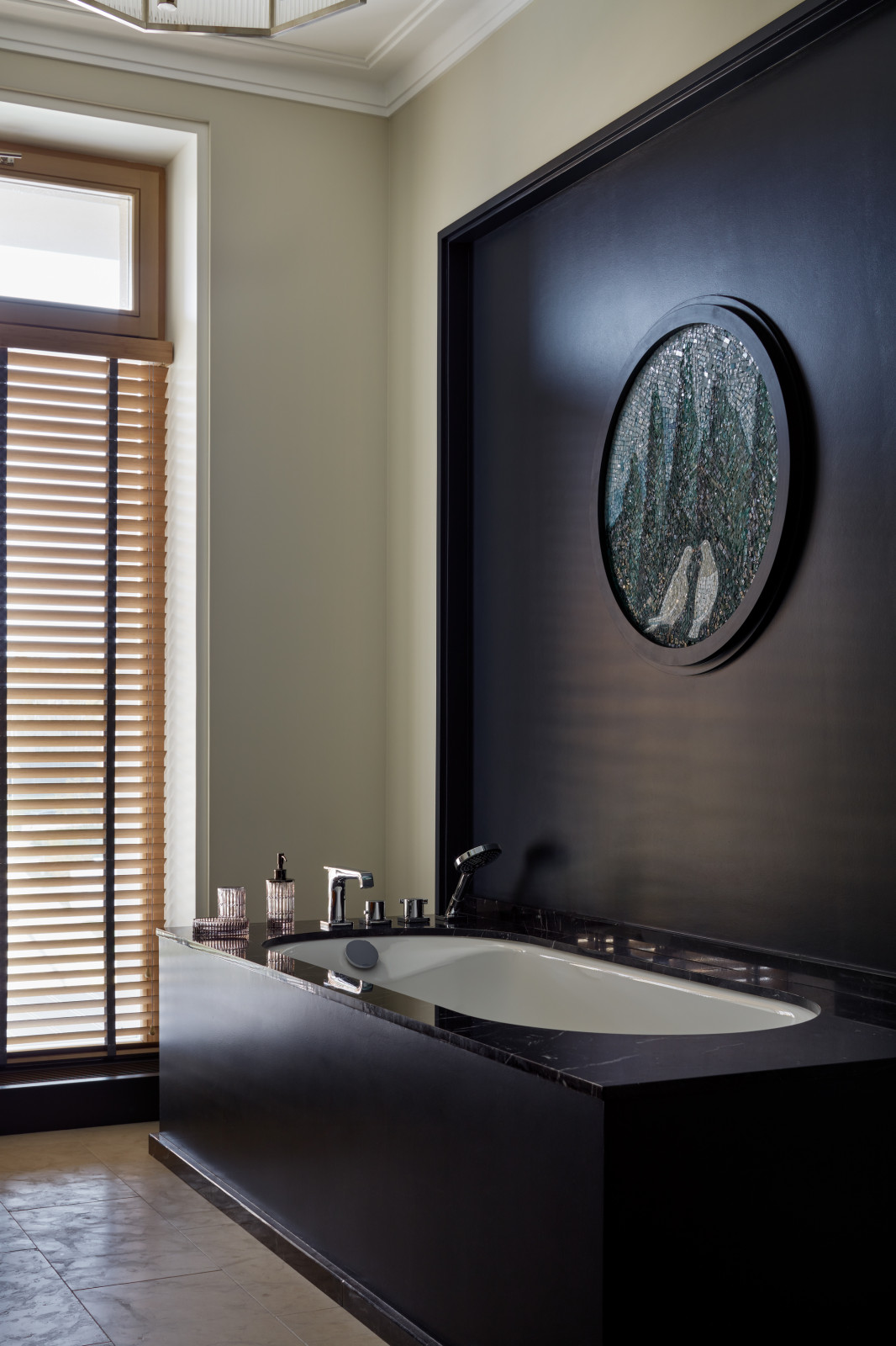 Houzz тур: Таунхаус в тёмных тонах