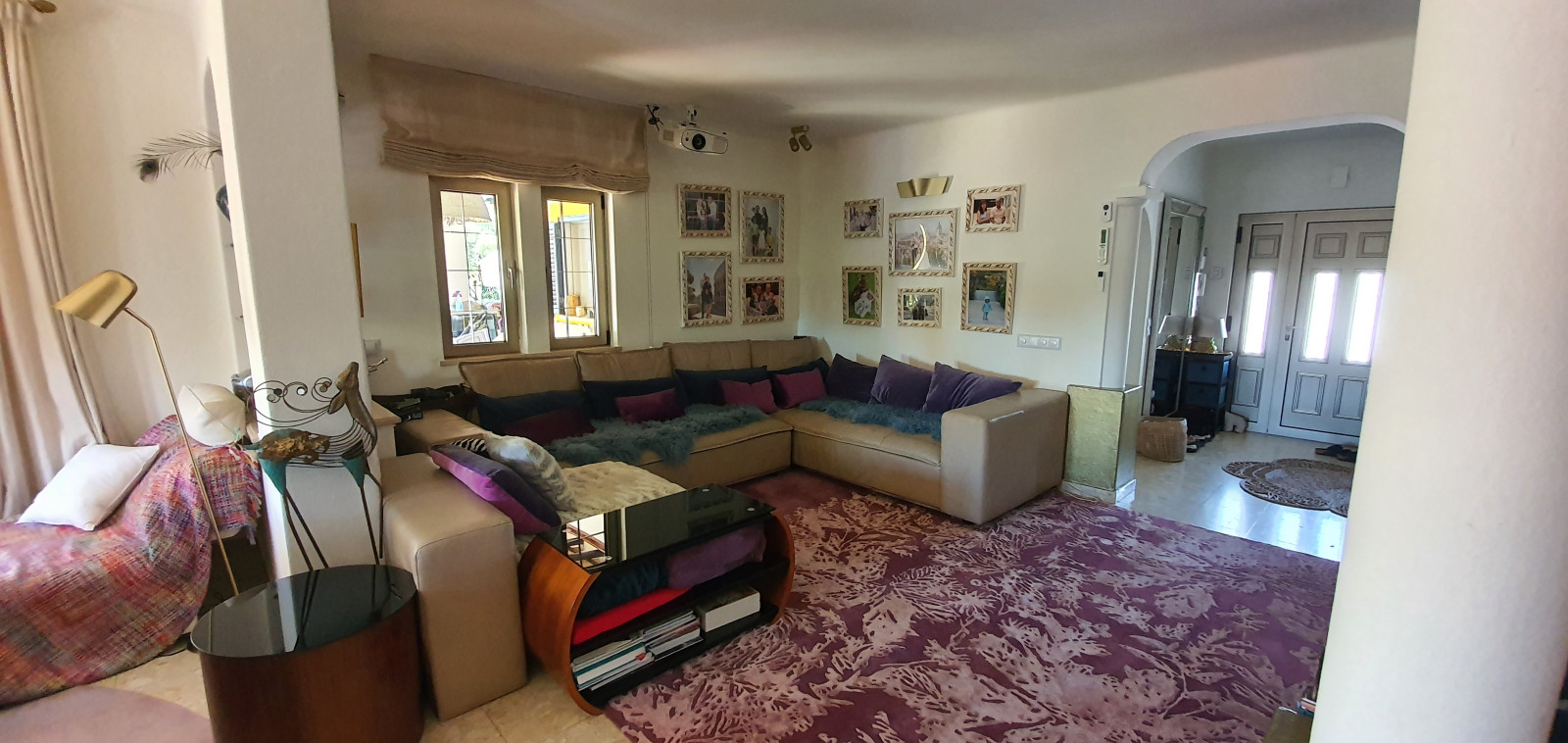 Дом с птицами